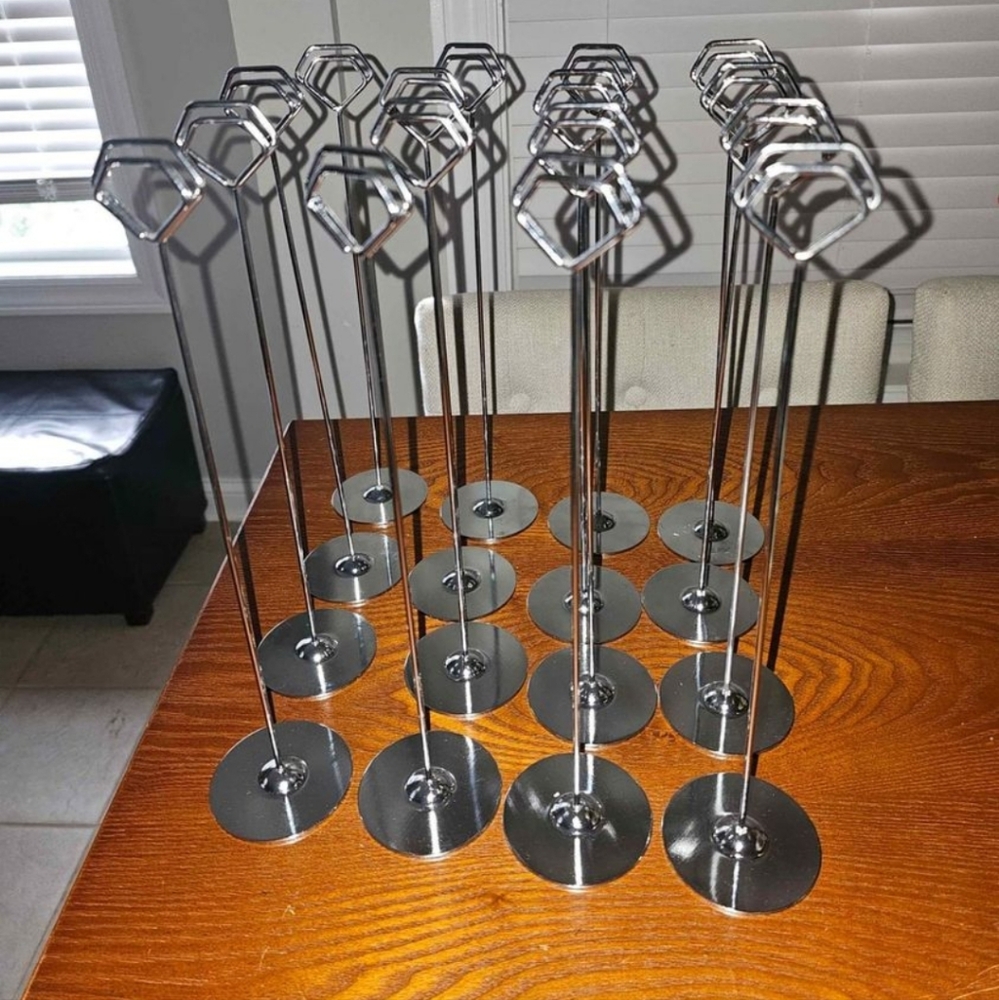 16 diamond-shaped table number holders